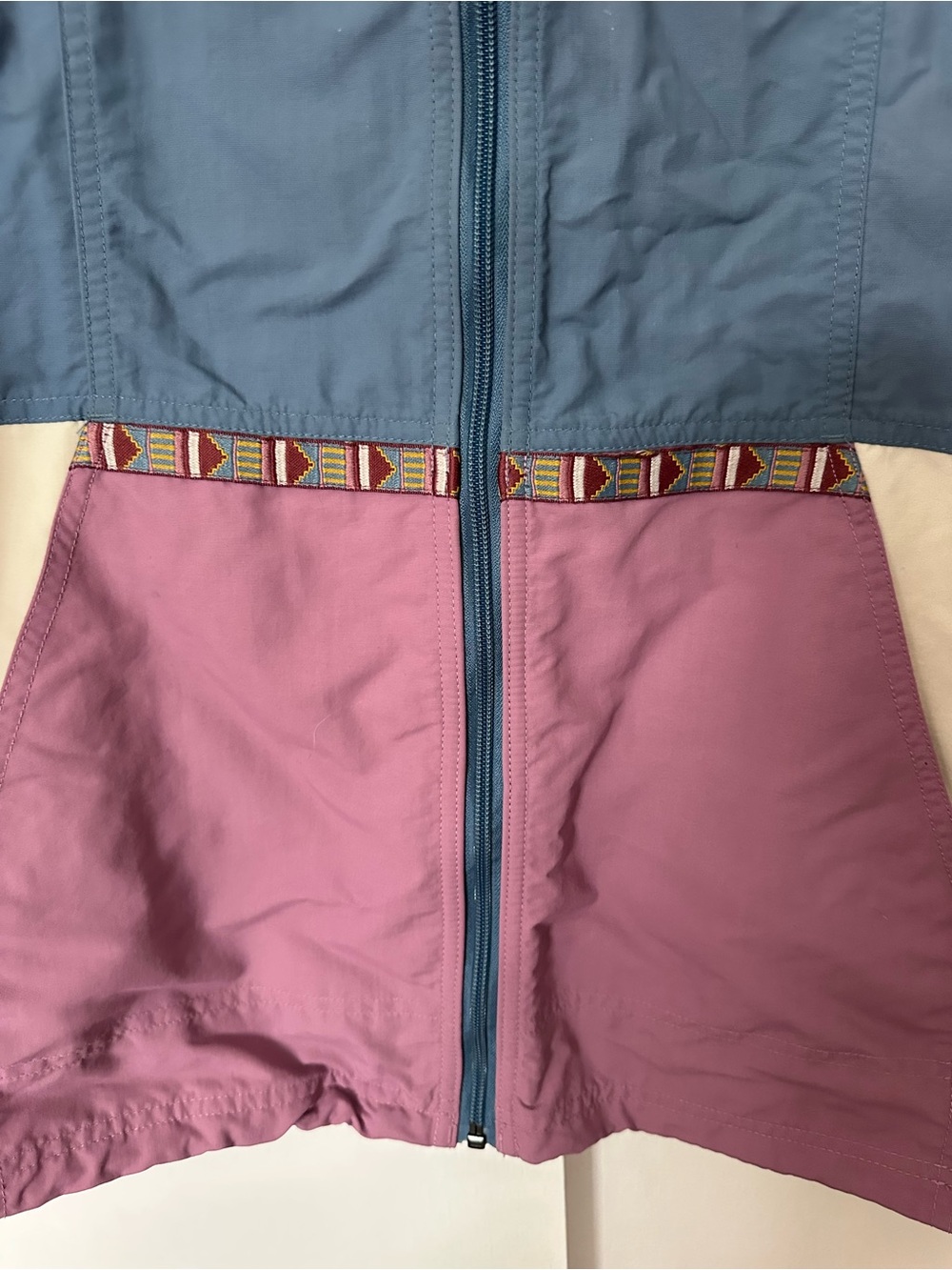 L.L. Bean Hooded Colorblock Windbreaker in Blue, Burgundy & Mauve size large - Picture 3 of 6